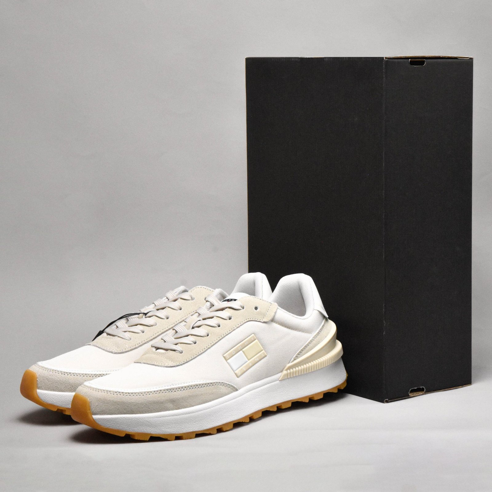 1000220161-scaled-1.jpg TOMMY HILFIGER TJM Technical Runner Sneakers – Image 1